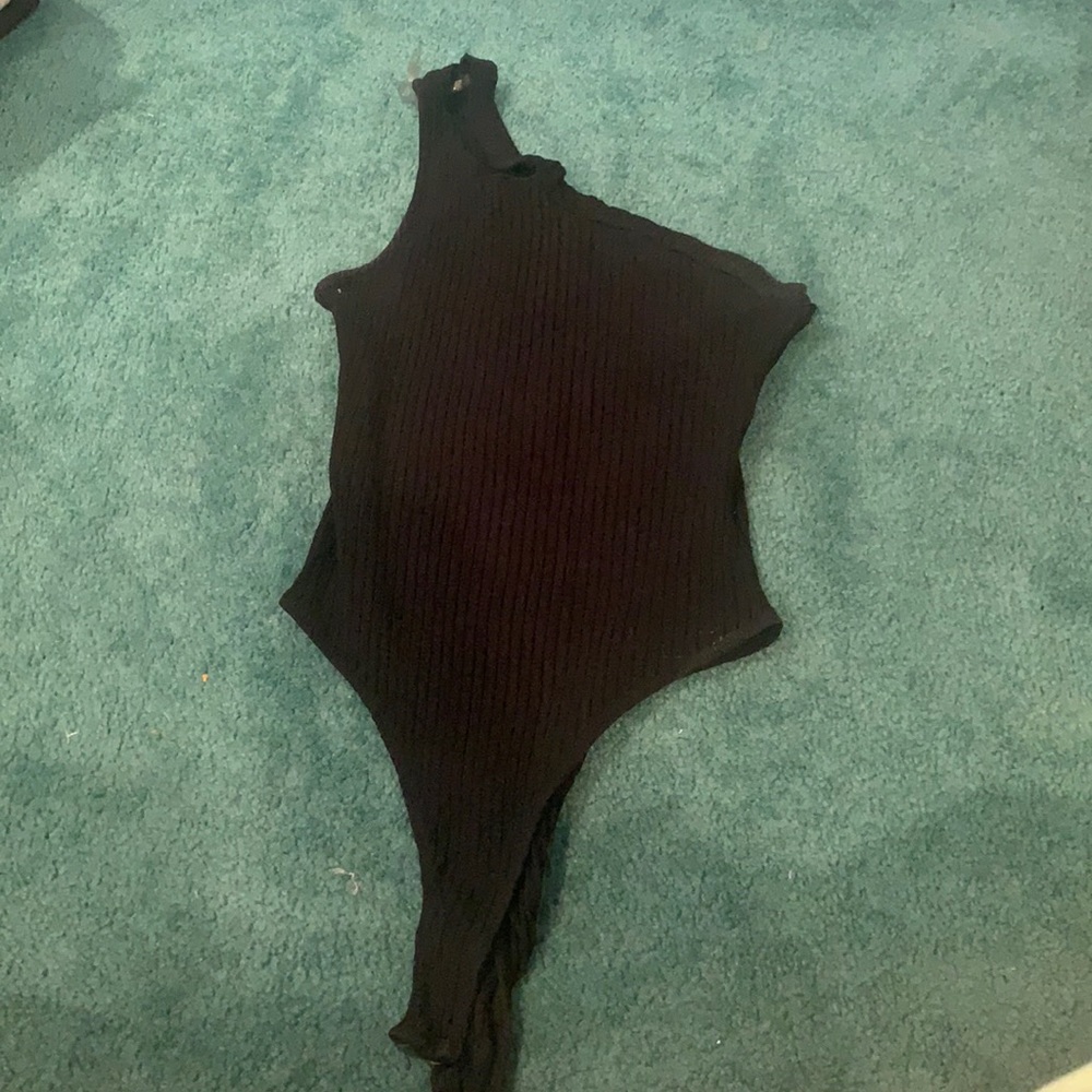 Medium Lush black one shoulder body suit
